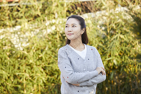 神谕花园快乐老人妇女田地蔬菜图片