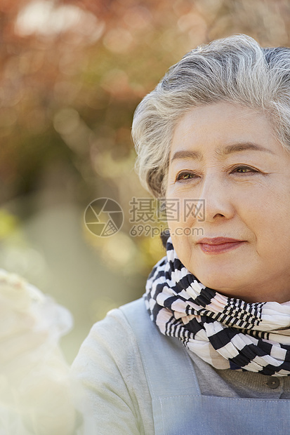 判断笑负责人老人女人韩国