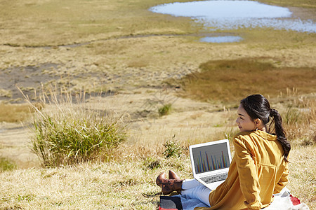 女背影农村图片
