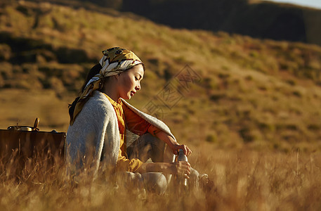 全身保湿绝妙的流浪的女人图片