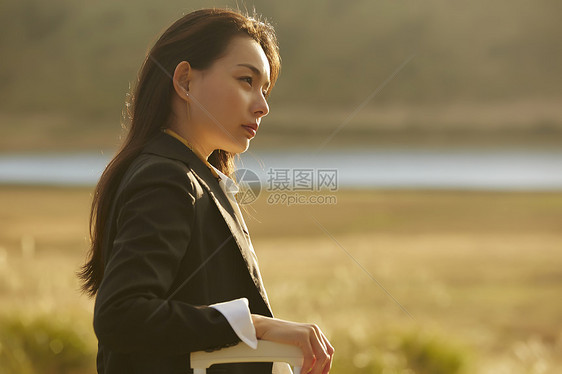 晚上酷漂亮女人图片