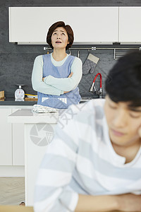桃花心木考试下沉母亲儿子生活住房韩国人图片