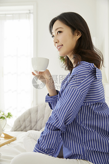 轮廓毒蛇神谕年轻女子生活韩国人图片