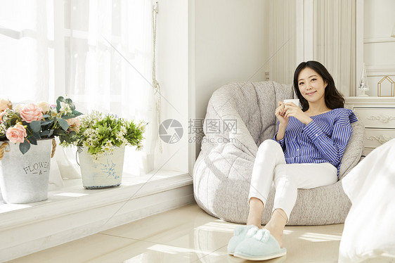 亚洲人休息迷笛年轻女子生活韩国人图片