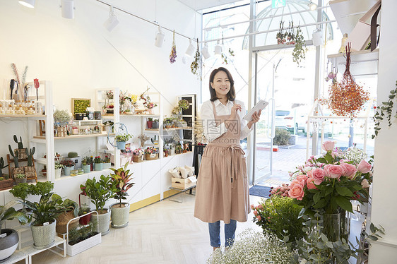 计算机评价橱柜花店年轻女子韩国人图片