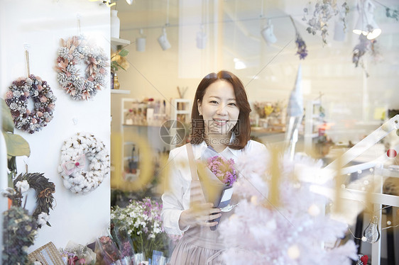 花圈迷笛就职典礼花店年轻女子韩国人图片