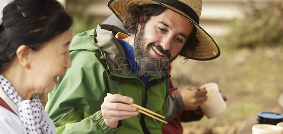 外国人体验农业种植图片