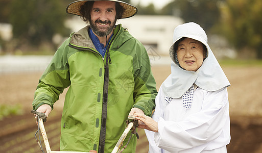 外国人体验农业种植生活图片