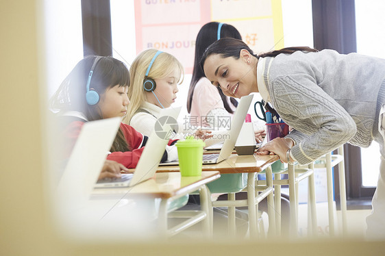 国际学校在线课程教学图片