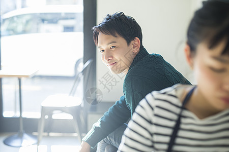 女人年轻人创业工作在咖啡馆休息的食物事务的人图片