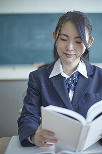 学校小姑娘学生们学习图片