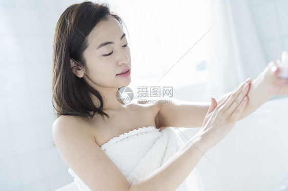 美女浴室写真图片