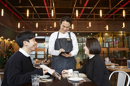 员点菜高清图片酒店餐厅服务员点菜高清图片酒店餐厅服务员点菜高清