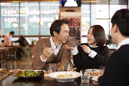 判断迷笛托克餐馆家人爸爸儿子女儿韩国人图片