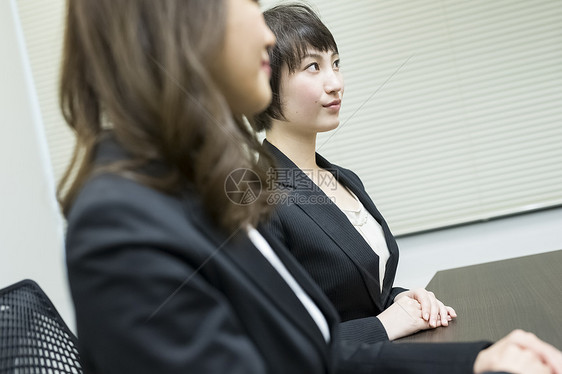 会议面试接待的商务女性图片