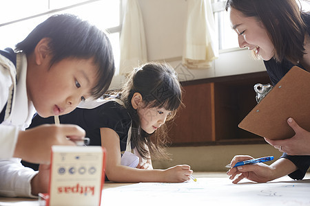 认真学习的儿童图片