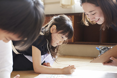 认真学习的儿童图片