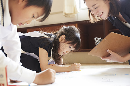 认真学习的儿童图片