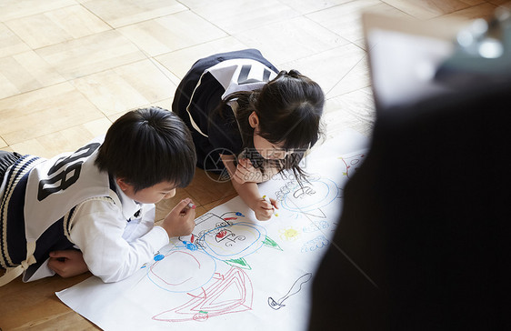 认真学习的儿童图片