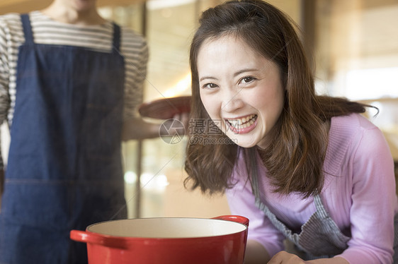 气味青年自制女人做饭图片