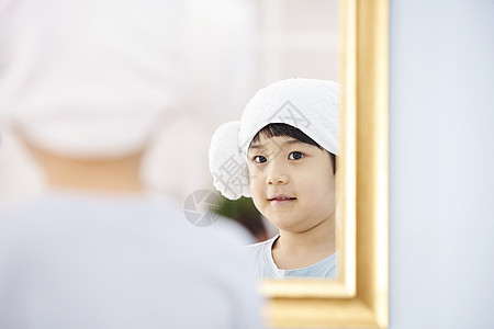 小孩韩国半身像住房浴室生活儿童韩语图片
