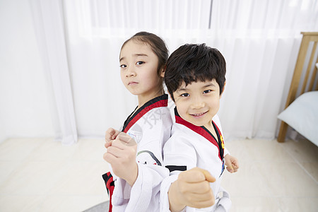 儿童跆拳道图片