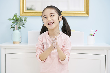 杯子打破洗漱用品房子浴室孩子韩国人图片