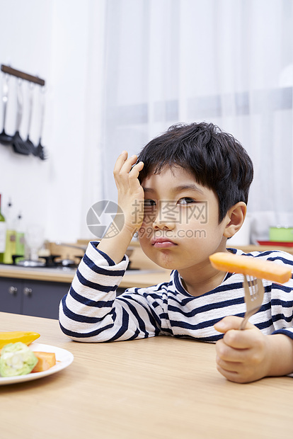 拒绝飞溅桌子吃孩子韩国人图片