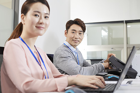 笔记本电脑商业分庭律师商人女商人韩国人图片