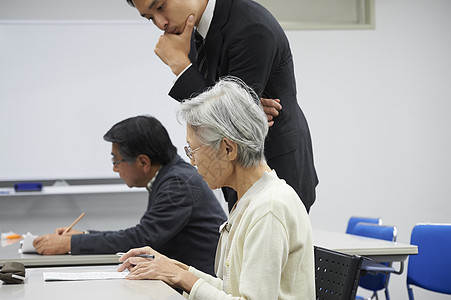 男通知演讲高级参加讲座图片