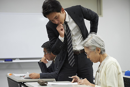 教学教人类高级参加讲座图片