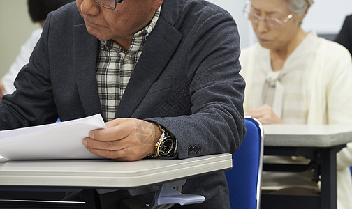 职位要求证明小学生高级参加讲座图片