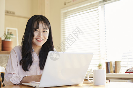 快乐椅子微笑生活咖啡馆大学生韩语背景图片