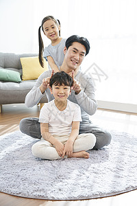 身前分钟负责人房子家人爸爸女儿儿子韩国人图片