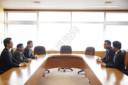 职员五个人会议室商人会议图片