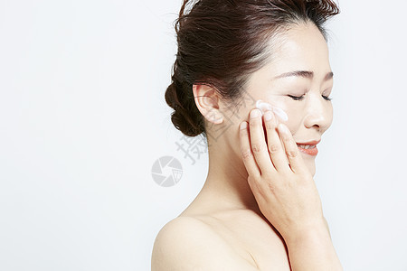 医美护肤中年女人图片