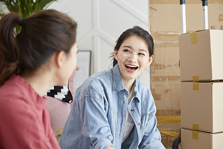 快乐室友合租屋年轻女子图片