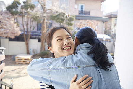 年轻的女性形象图片