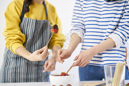 女性欢乐居家生活图片