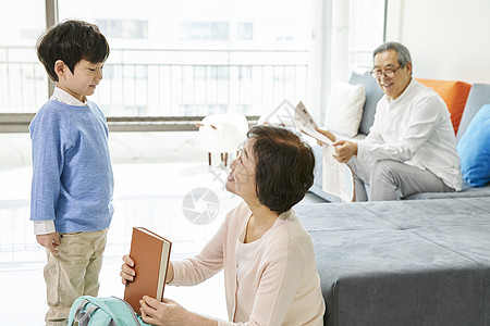 评价迷笛卡塔米特养育祖父祖母孙子韩国人图片素材