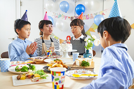 陪伴家人儿童生日聚会背景