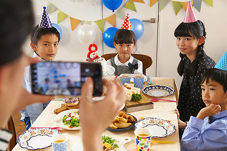 陪伴家人儿童生日聚会拍照背景