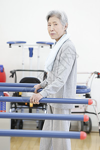 室内综合医院70多岁康复高级女子图片