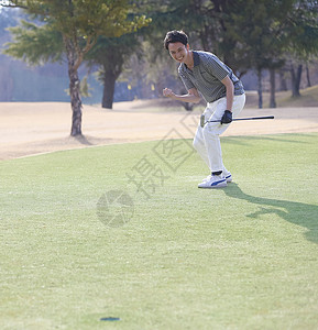 肖像休闲爱好打高尔夫球的人图片