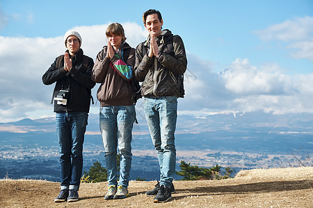 问候日本风景名胜富士山外国人联合肖像画像图片