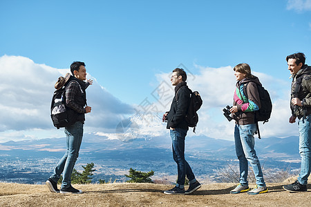 前途入境笑容外国人的观点富士山图片