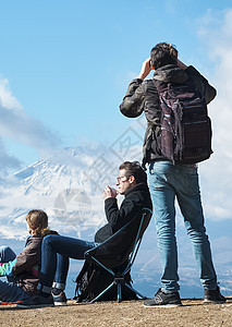 朋友景色旅行者富士山观看外国人图片