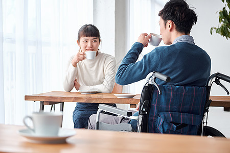 户内杯异夫妇轮椅男女图片