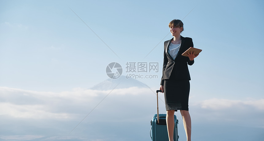 白种人女企业家个人计算机女商人外国人商务旅行图片