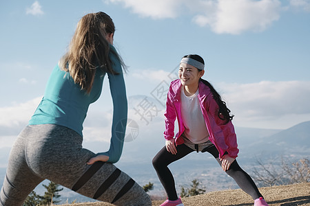 日本奔跑女富士外国人女子健身图片